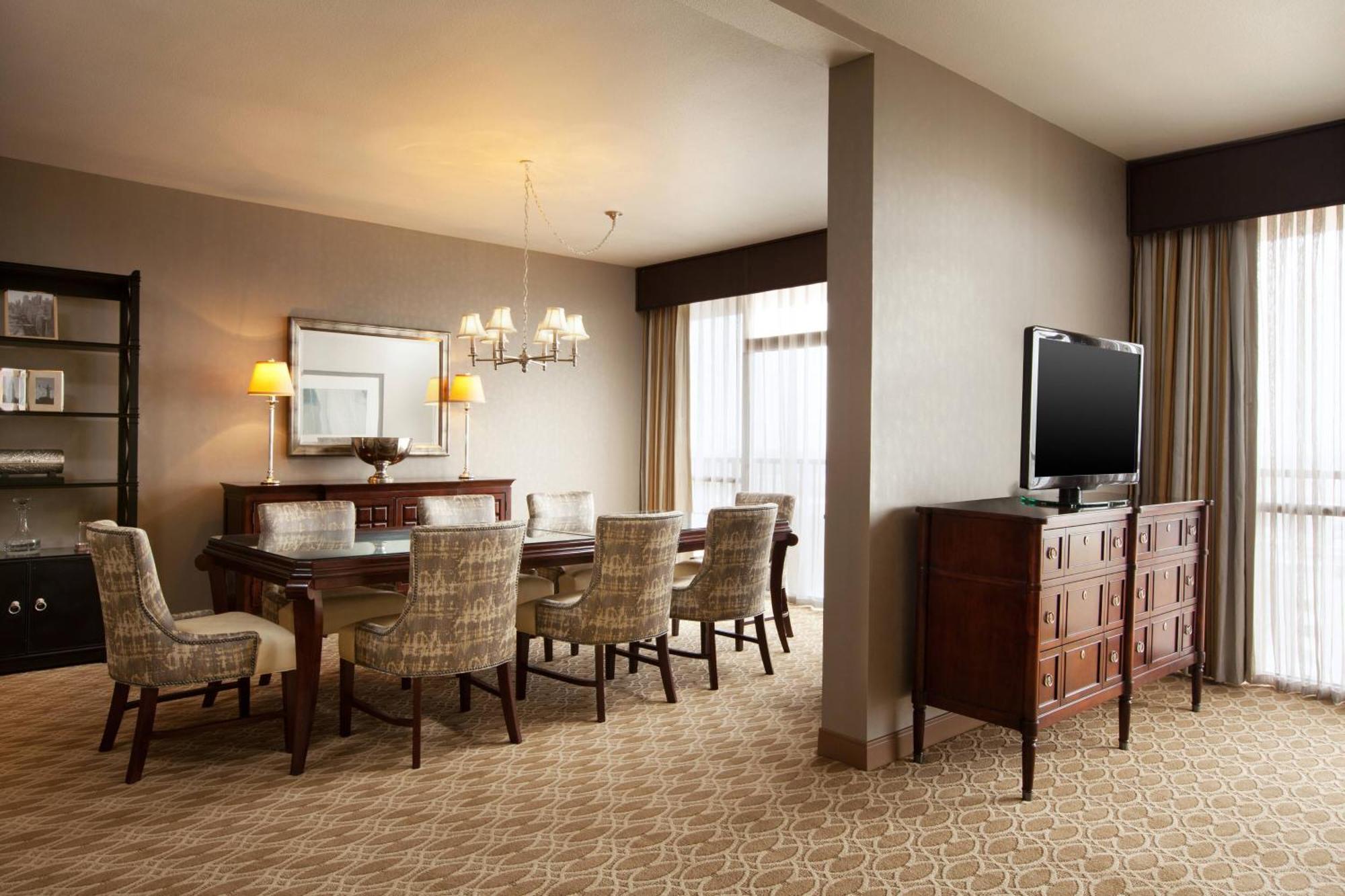Sheraton Park At The Hotel 4*