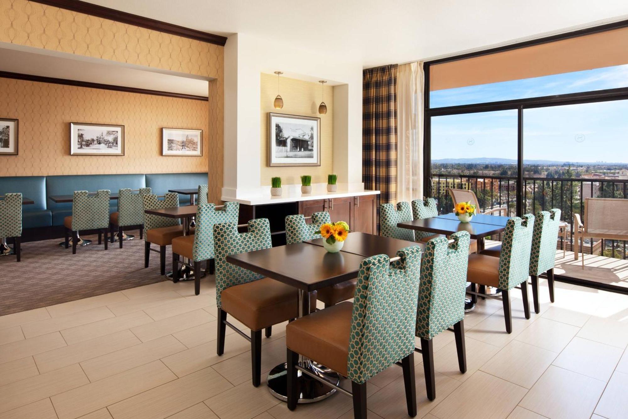 Sheraton Park At The 4*
